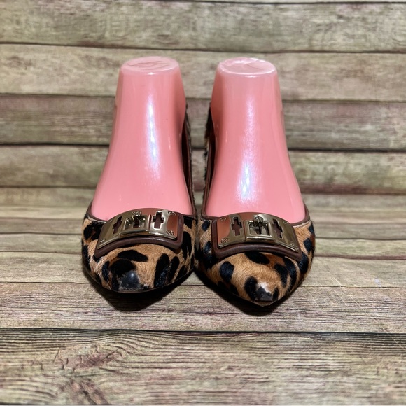 Tory Burch Leopard Print Celina Pointed Heels - Picture 4 of 9